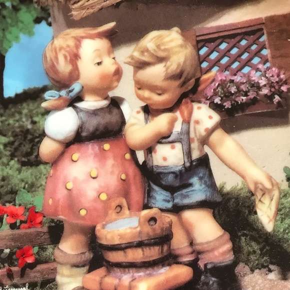 M.J. HUMMEL Plate Decor Squeaky Clean Danbury Mint  8” Round - Picture 7 of 8